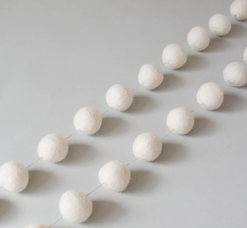 Pompom Garland - White