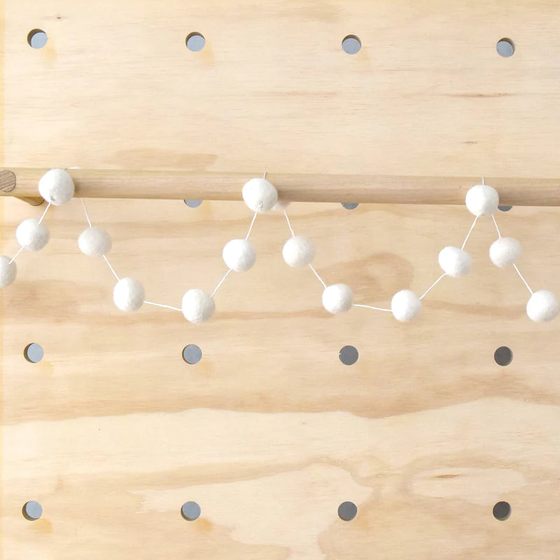 Pompom Garland - White