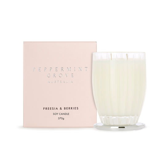 Freesia & Berries Soy Candle 370g